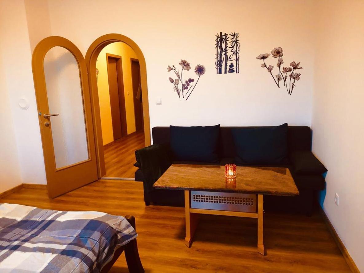 Thermenland-Traum Apartment Фюрстенфелд Екстериор снимка