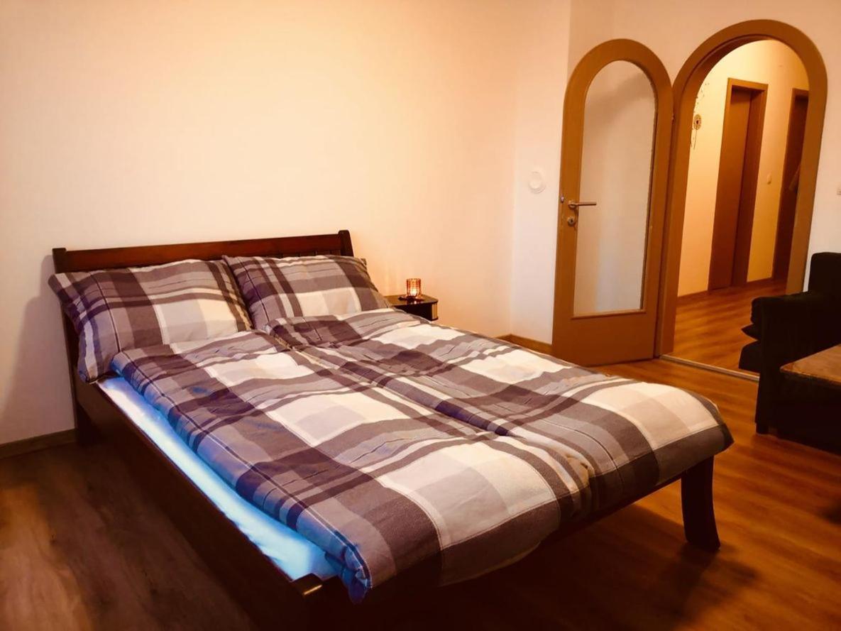 Thermenland-Traum Apartment Фюрстенфелд Екстериор снимка